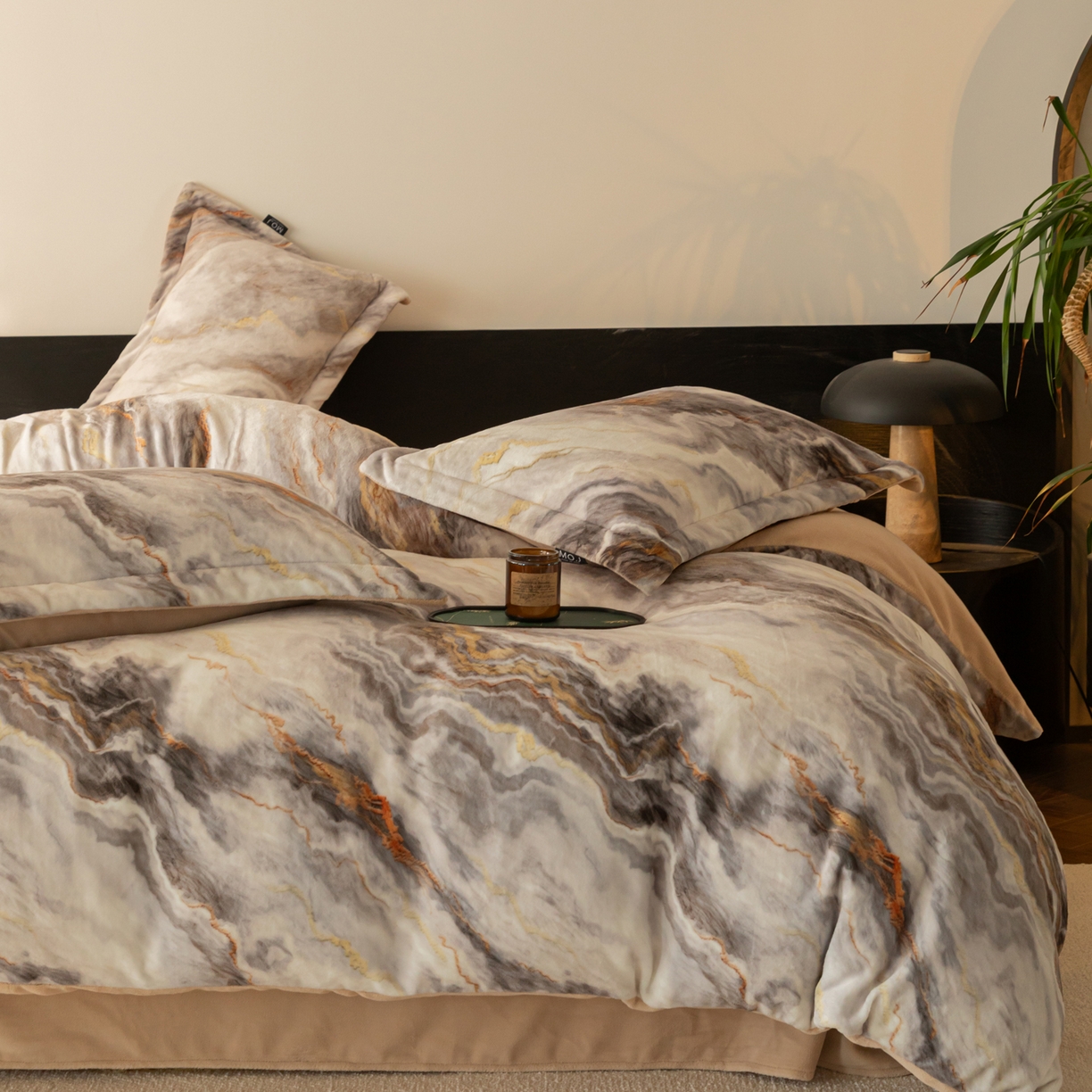 91家纺网 家纺一手货源 找家纺 寐绸家纺 2025秋冬新款230g牛奶绒数码印花四件套 数码四件套-大理石纹