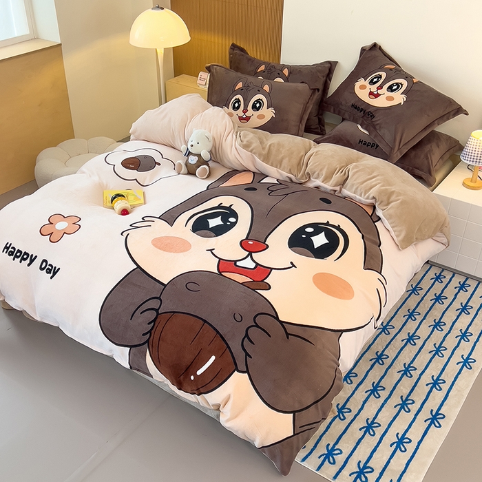 91家纺网 家纺一手货源 找家纺 福来临家纺 2025牛奶绒大版卡通四件套 松鼠宝贝