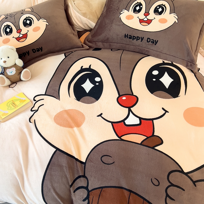 91家纺网 家纺一手货源 找家纺 福来临家纺 2025牛奶绒大版卡通四件套 松鼠宝贝