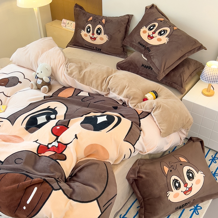 91家纺网 家纺一手货源 找家纺 福来临家纺 2025牛奶绒大版卡通四件套 松鼠宝贝