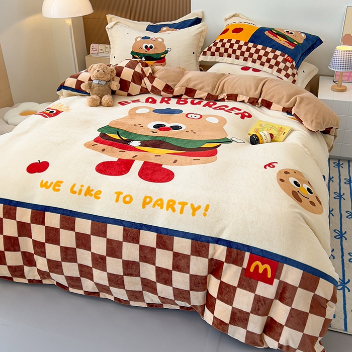 91家纺网 家纺一手货源 找家纺 福来临家纺 2025牛奶绒大版卡通四件套 玩趣汉堡