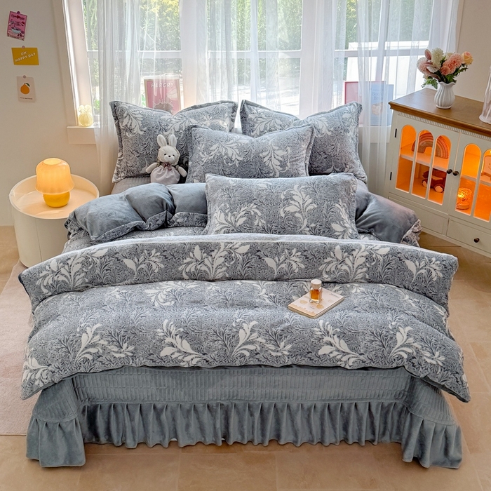 91家纺网 家纺一手货源 找家纺 梵克保罗 2025秋冬新款印花牛奶绒床盖炕垫炕盖四件套-云裳 云裳-可可之梦