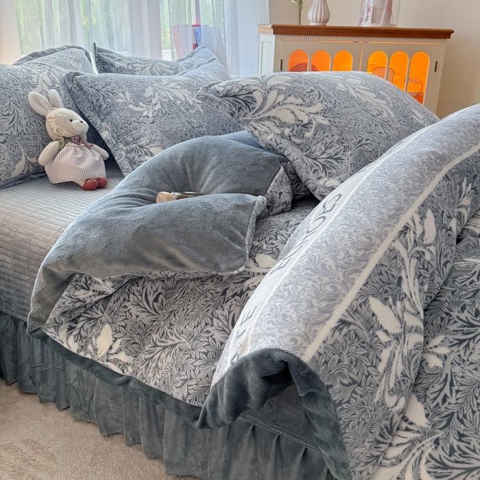 91家纺网 家纺一手货源 找家纺 梵克保罗 2025秋冬新款印花牛奶绒床盖炕垫炕盖四件套-云裳 云裳-可可之梦