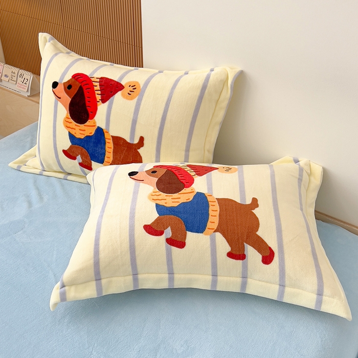 91家纺网 家纺一手货源 找家纺 福来临家纺 2025牛奶绒大版卡通四件套 汪可爱