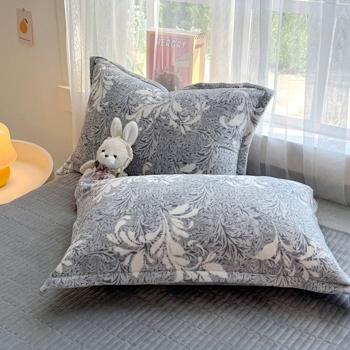 91家纺网 家纺一手货源 找家纺 梵克保罗 2025秋冬新款印花牛奶绒床盖炕垫炕盖四件套-云裳 云裳-可可之梦