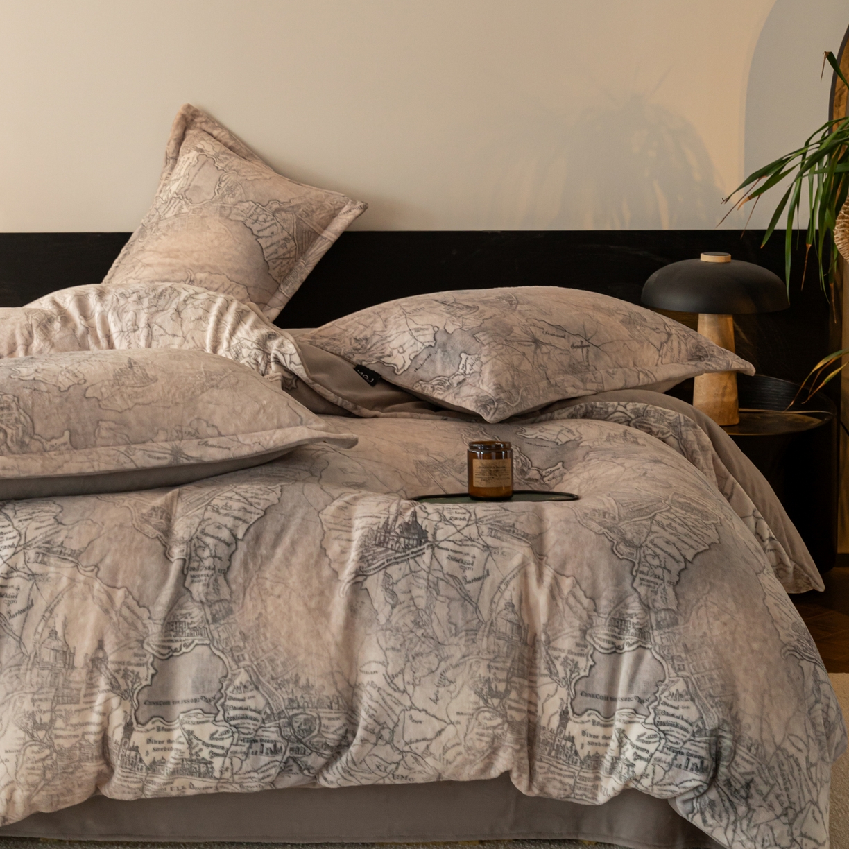 91家纺网 家纺一手货源 找家纺 寐绸家纺 2025秋冬新款230g牛奶绒数码印花四件套 数码四件套-地图