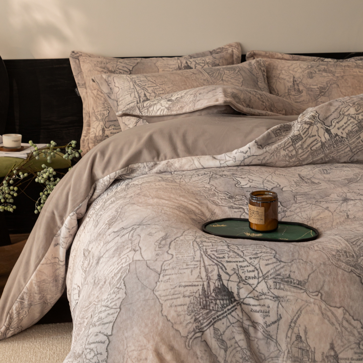 91家纺网 家纺一手货源 找家纺 寐绸家纺 2025秋冬新款230g牛奶绒数码印花四件套 数码四件套-地图