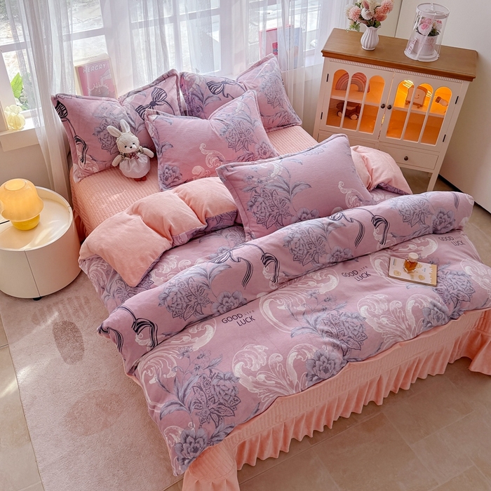 91家纺网 家纺一手货源 找家纺 梵克保罗 2025秋冬新款印花牛奶绒床盖炕垫炕盖四件套-云裳 云裳-理性主义