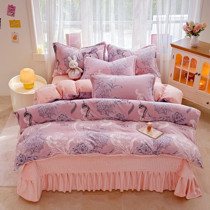 91家纺网 家纺一手货源 找家纺 梵克保罗 2025秋冬新款印花牛奶绒床盖炕垫炕盖四件套-云裳 云裳-理性主义