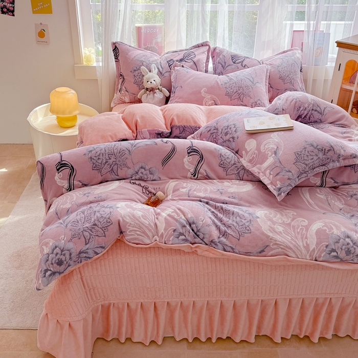 91家纺网 家纺一手货源 找家纺 梵克保罗 2025秋冬新款印花牛奶绒床盖炕垫炕盖四件套-云裳 云裳-理性主义