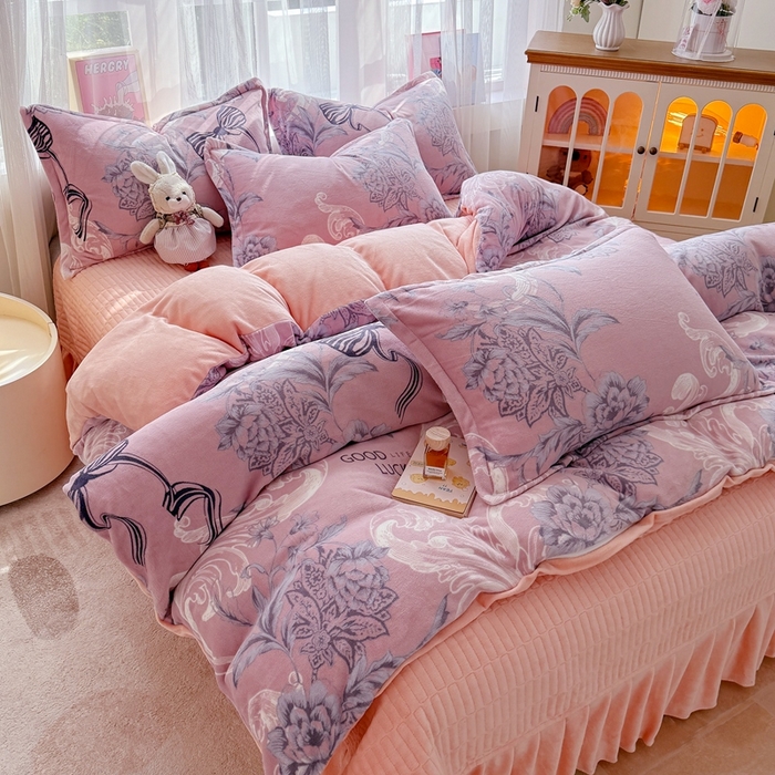 91家纺网 家纺一手货源 找家纺 梵克保罗 2025秋冬新款印花牛奶绒床盖炕垫炕盖四件套-云裳 云裳-理性主义