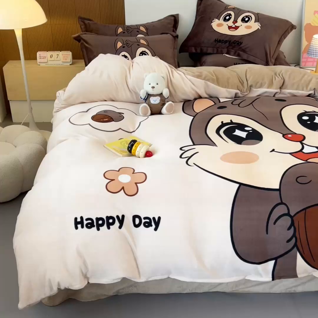 91家纺网 家纺一手货源 找家纺 福来临家纺 2025牛奶绒大版卡通四件套 可爱松鼠