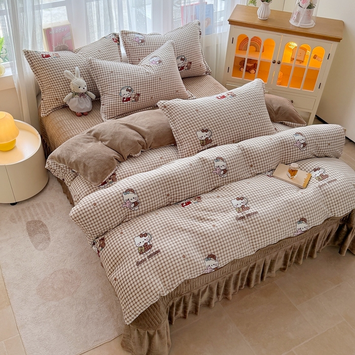 91家纺网 家纺一手货源 找家纺 梵克保罗 2025秋冬新款印花牛奶绒床盖炕垫炕盖四件套-云裳 云裳-猫咪宝贝