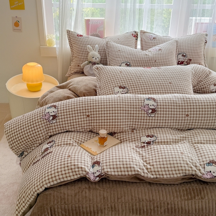 91家纺网 家纺一手货源 找家纺 梵克保罗 2025秋冬新款印花牛奶绒床盖炕垫炕盖四件套-云裳 云裳-猫咪宝贝