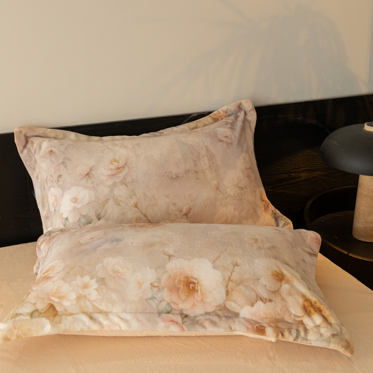 91家纺网 家纺一手货源 找家纺 寐绸家纺 2025秋冬新款230g牛奶绒数码印花四件套 数码四件套-花梦