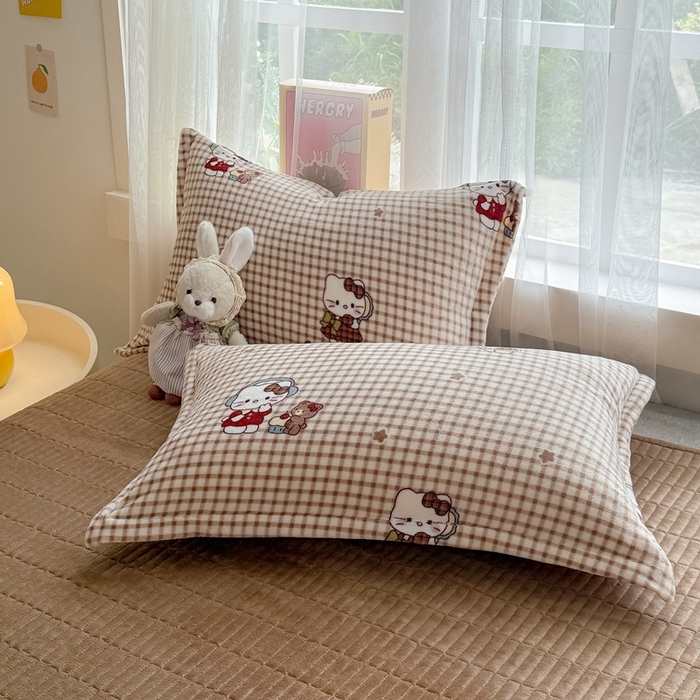 91家纺网 家纺一手货源 找家纺 梵克保罗 2025秋冬新款印花牛奶绒床盖炕垫炕盖四件套-云裳 云裳-猫咪宝贝