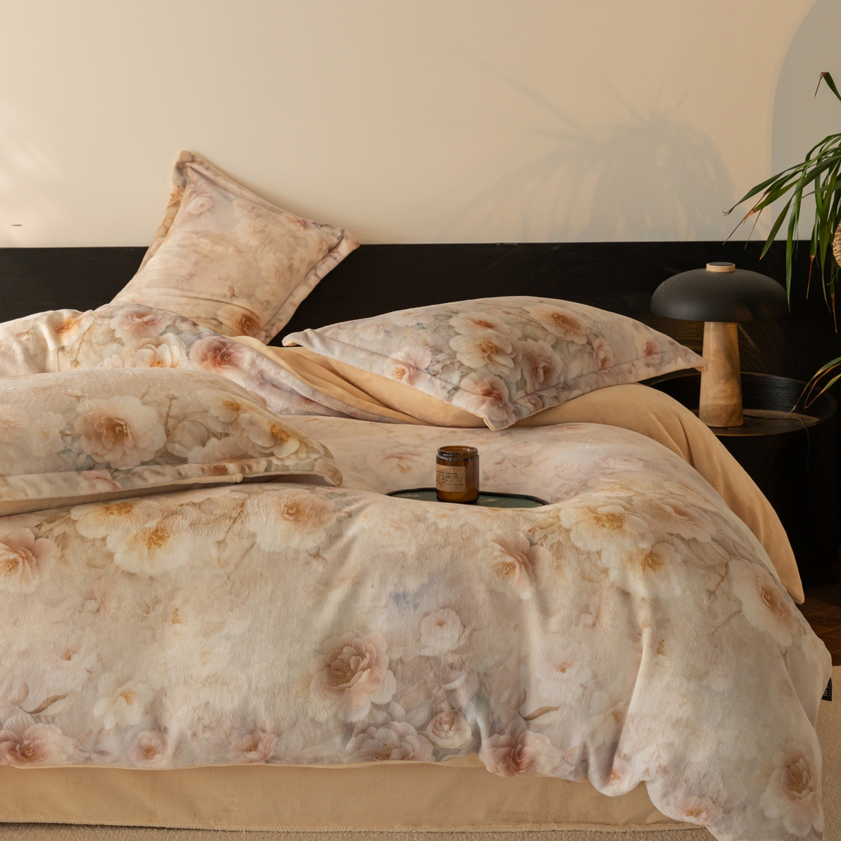 91家纺网 家纺一手货源 找家纺 寐绸家纺 2025秋冬新款230g牛奶绒数码印花四件套 数码四件套-花梦