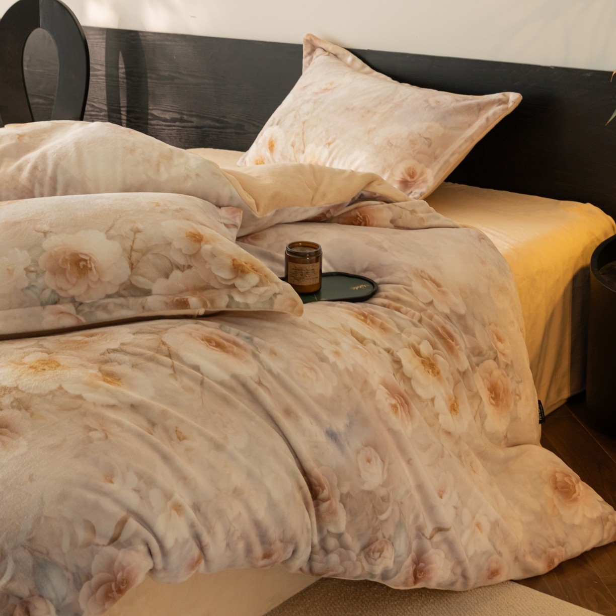 91家纺网 家纺一手货源 找家纺 寐绸家纺 2025秋冬新款230g牛奶绒数码印花四件套 数码四件套-花梦