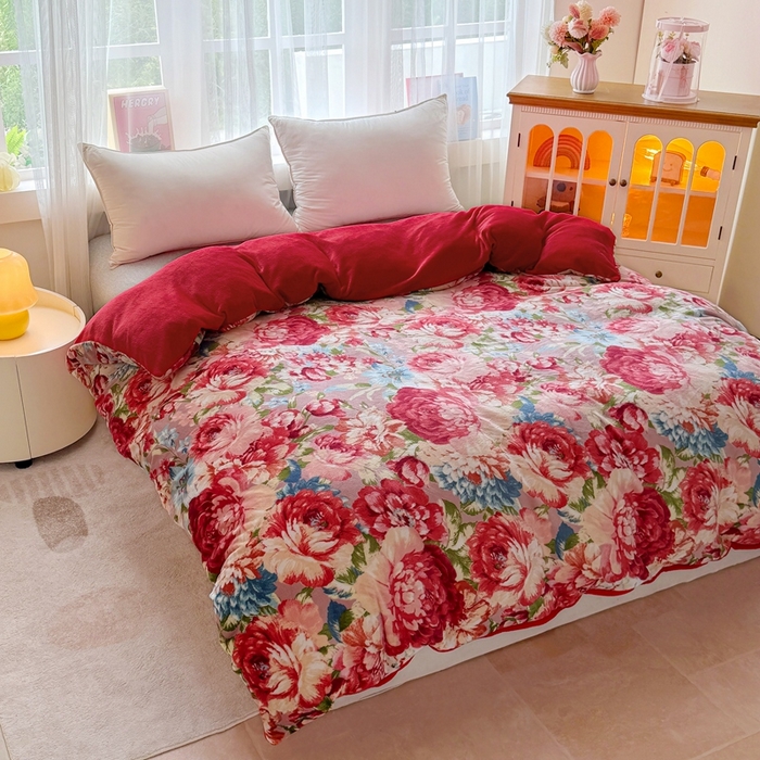 91家纺网 家纺一手货源 找家纺 梵克保罗 2025秋冬新款印花牛奶绒床盖炕垫炕盖四件套-云裳 云裳-牡丹倾城红
