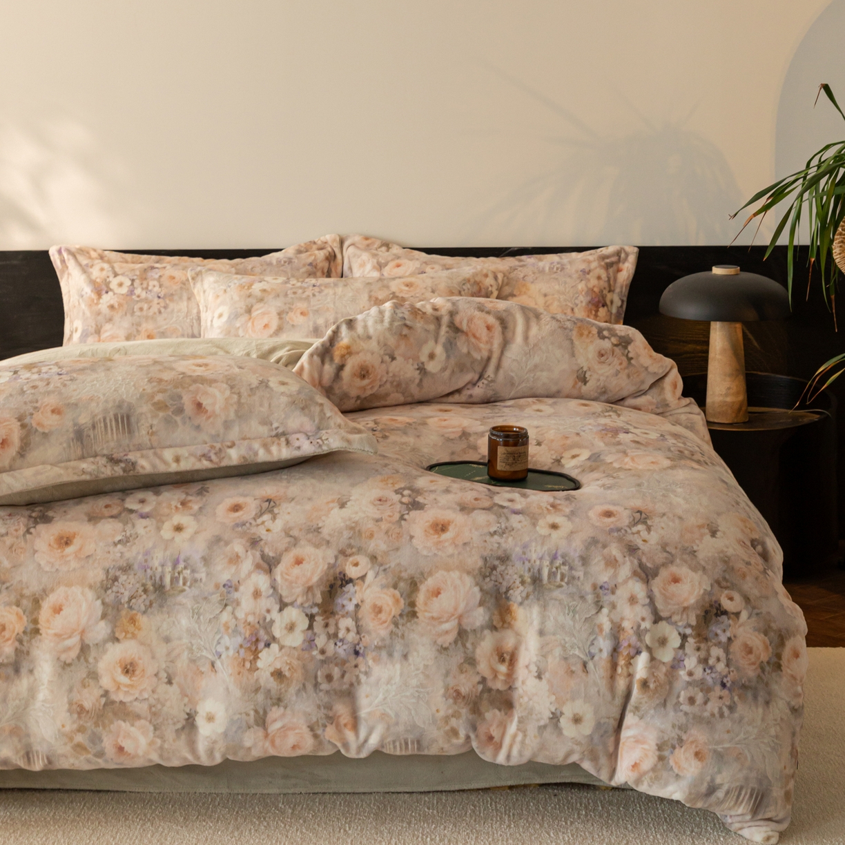 91家纺网 家纺一手货源 找家纺 寐绸家纺 2025秋冬新款230g牛奶绒数码印花四件套 数码四件套-花园城堡