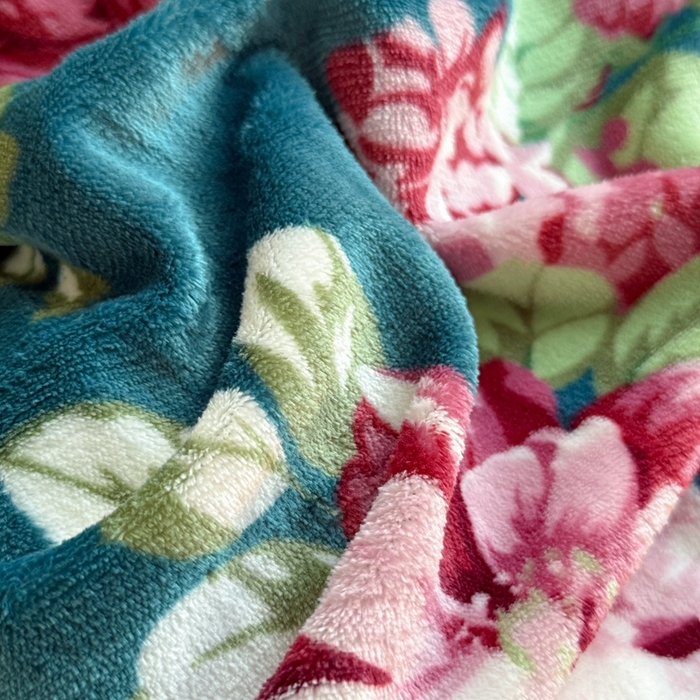 91家纺网 家纺一手货源 找家纺 梵克保罗 2025秋冬新款印花牛奶绒床盖炕垫炕盖四件套-云裳 云裳-牡丹倾城蓝