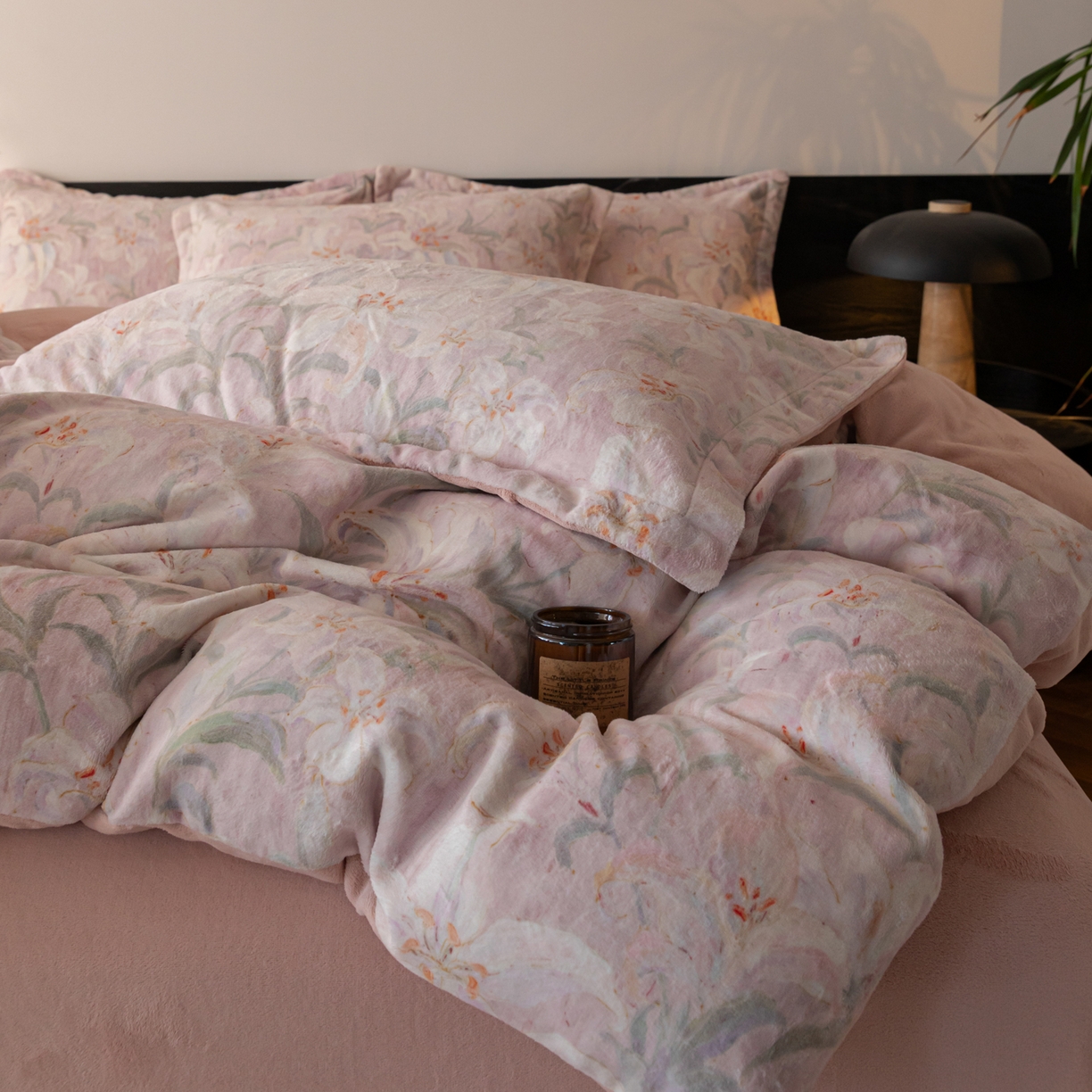 91家纺网 家纺一手货源 找家纺 寐绸家纺 2025秋冬新款230g牛奶绒数码印花四件套 数码四件套-梦百合