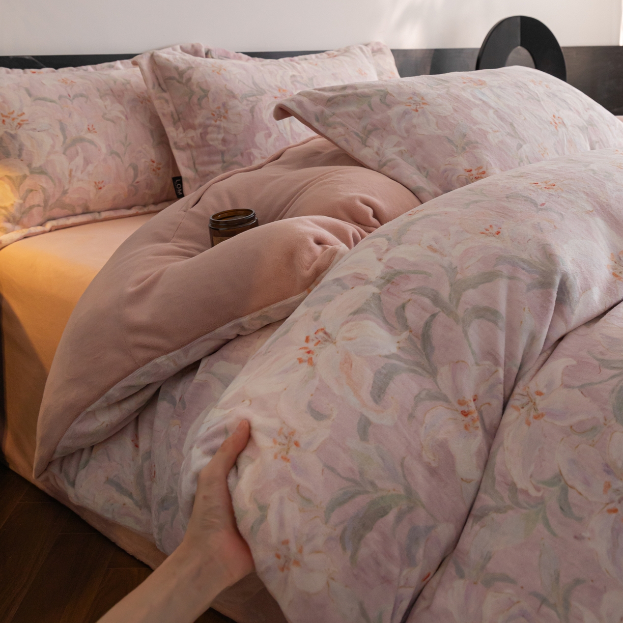 91家纺网 家纺一手货源 找家纺 寐绸家纺 2025秋冬新款230g牛奶绒数码印花四件套 数码四件套-梦百合