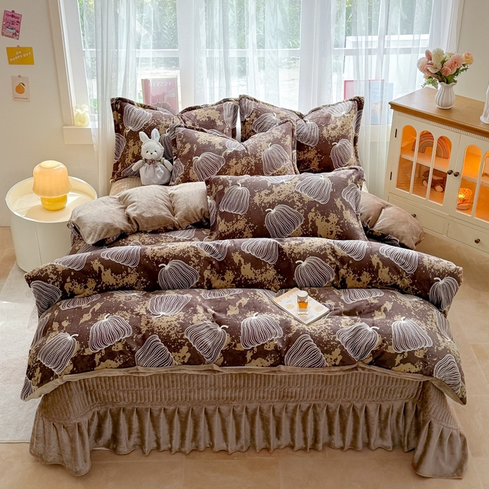 91家纺网 家纺一手货源 找家纺 梵克保罗 2025秋冬新款印花牛奶绒床盖炕垫炕盖四件套-云裳 云裳-南瓜乡