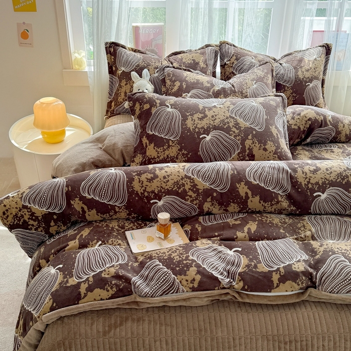 91家纺网 家纺一手货源 找家纺 梵克保罗 2025秋冬新款印花牛奶绒床盖炕垫炕盖四件套-云裳 云裳-南瓜乡