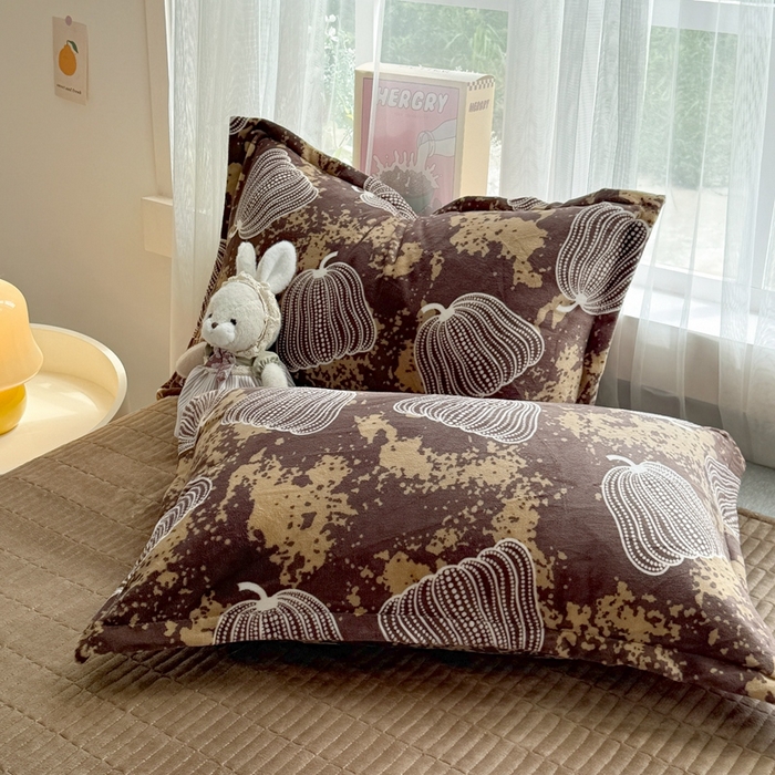 91家纺网 家纺一手货源 找家纺 梵克保罗 2025秋冬新款印花牛奶绒床盖炕垫炕盖四件套-云裳 云裳-南瓜乡