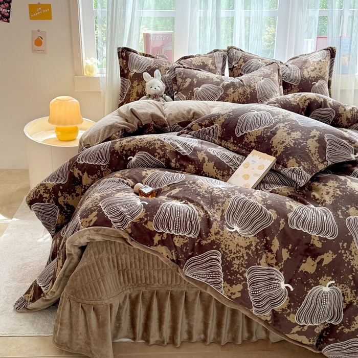 91家纺网 家纺一手货源 找家纺 梵克保罗 2025秋冬新款印花牛奶绒床盖炕垫炕盖四件套-云裳 云裳-南瓜乡