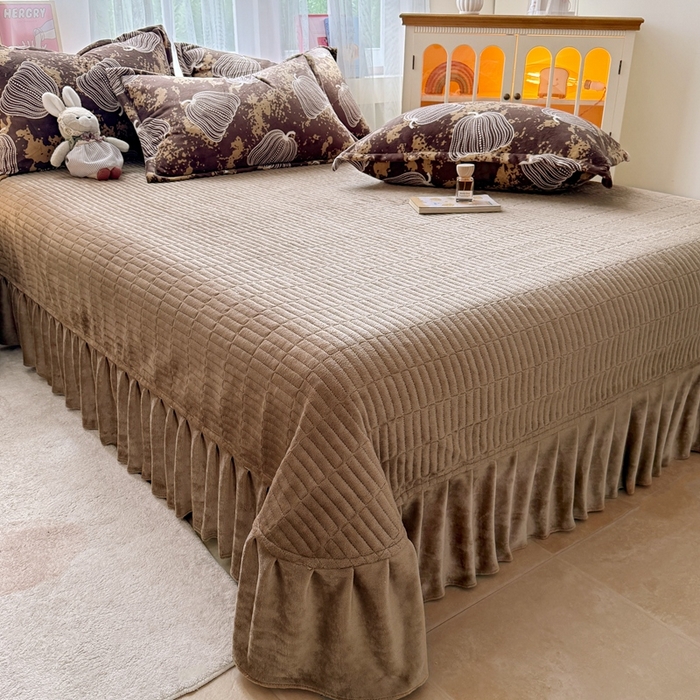 91家纺网 家纺一手货源 找家纺 梵克保罗 2025秋冬新款印花牛奶绒床盖炕垫炕盖四件套-云裳 云裳-南瓜乡