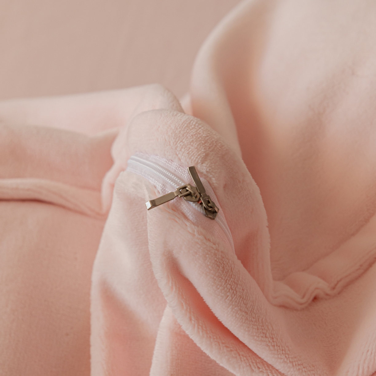 91家纺网 家纺一手货源 找家纺 寐绸家纺 2025秋冬新款230g牛奶绒数码印花四件套 数码四件套-梦幻彩蝶