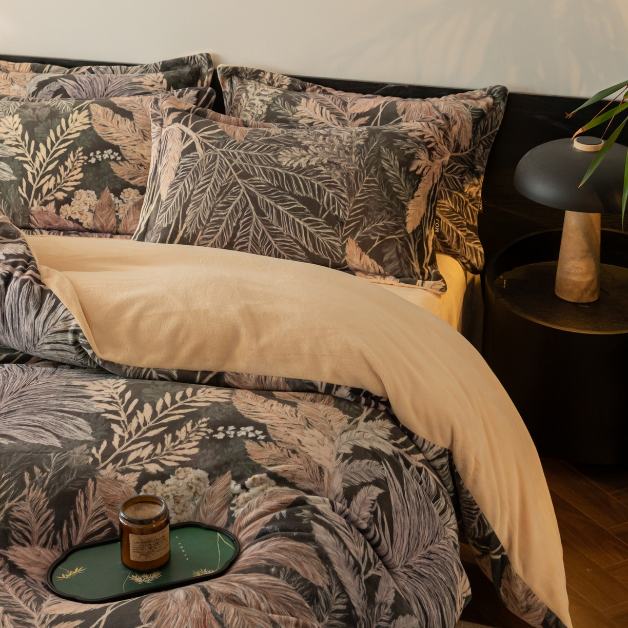 91家纺网 家纺一手货源 找家纺 寐绸家纺 2025秋冬新款230g牛奶绒数码印花四件套 数码四件套-梦境