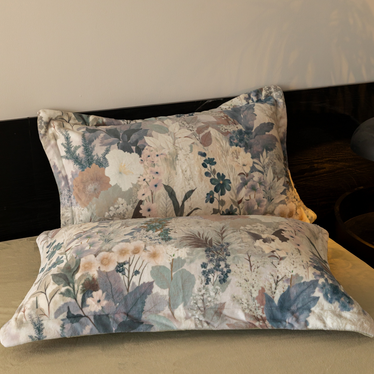 91家纺网 家纺一手货源 找家纺 寐绸家纺 2025秋冬新款230g牛奶绒数码印花四件套 数码四件套-菩提树下