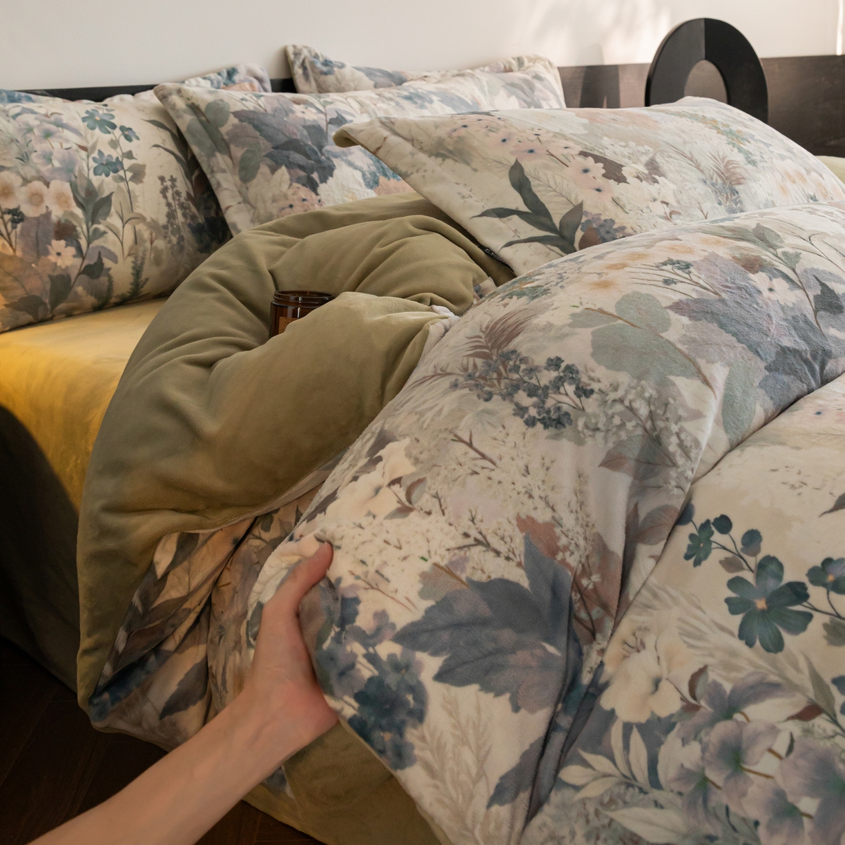 91家纺网 家纺一手货源 找家纺 寐绸家纺 2025秋冬新款230g牛奶绒数码印花四件套 数码四件套-菩提树下