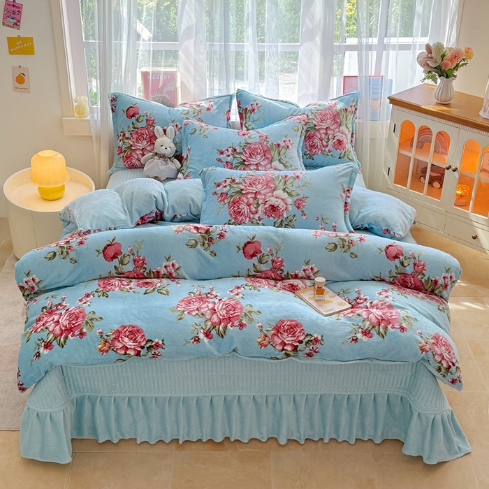 91家纺网 家纺一手货源 找家纺 梵克保罗 2025秋冬新款印花牛奶绒床盖炕垫炕盖四件套-云裳 云裳-清风约定