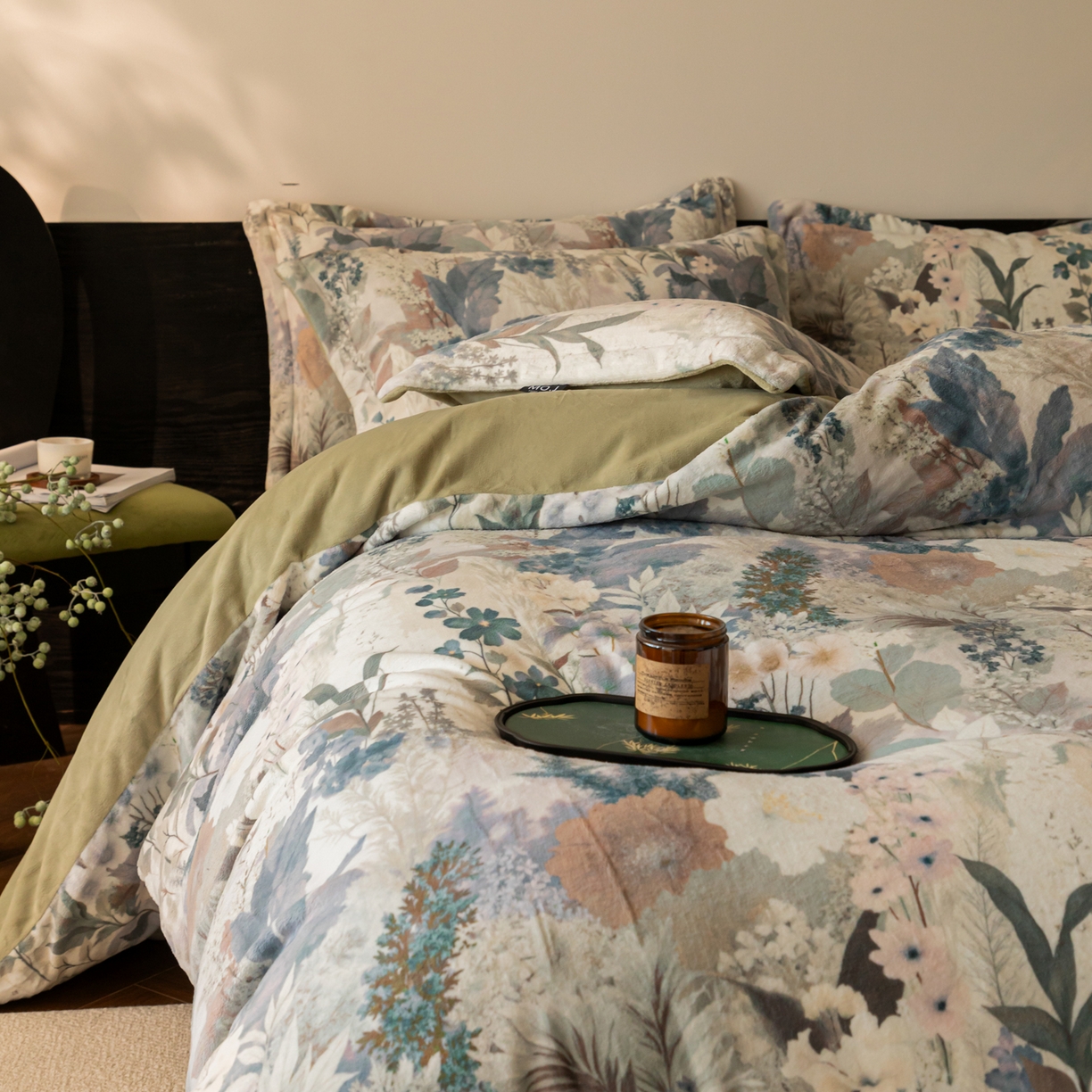 91家纺网 家纺一手货源 找家纺 寐绸家纺 2025秋冬新款230g牛奶绒数码印花四件套 数码四件套-菩提树下