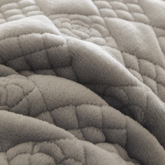 91家纺网 家纺一手货源 找家纺 爱港家纺 2025新款牛奶绒夹棉衍缝长枕套 云际灰