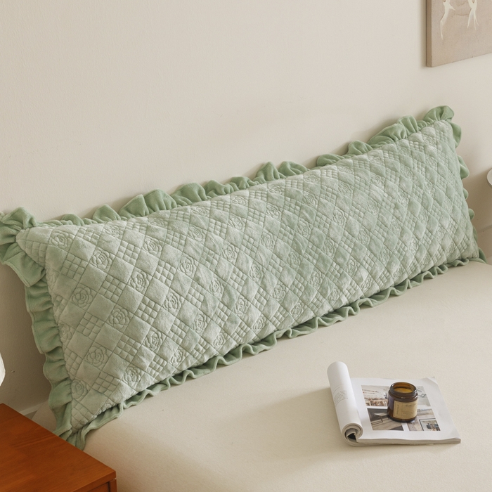 91家纺网 家纺一手货源 找家纺 爱港家纺 2025新款牛奶绒夹棉衍缝长枕套 青柠绿