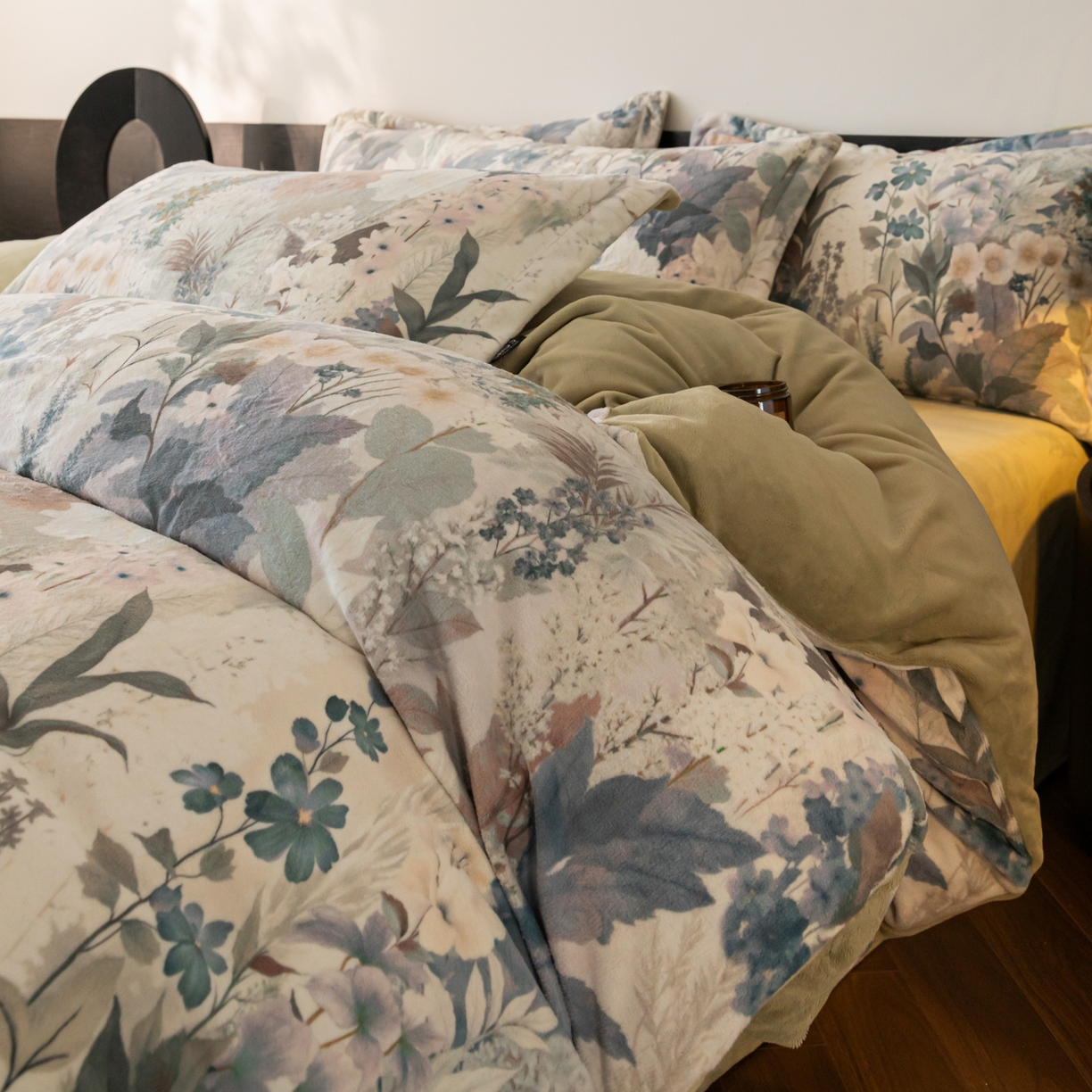 91家纺网 家纺一手货源 找家纺 寐绸家纺 2025秋冬新款230g牛奶绒数码印花四件套 数码四件套-菩提树下