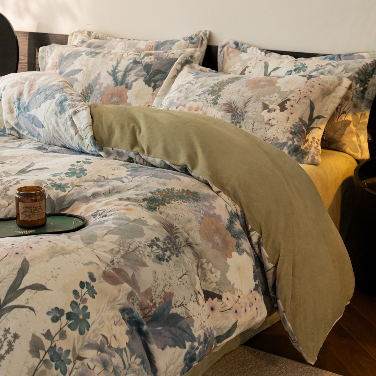 91家纺网 家纺一手货源 找家纺 寐绸家纺 2025秋冬新款230g牛奶绒数码印花四件套 数码四件套-菩提树下