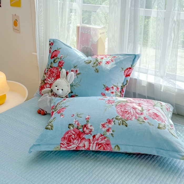 91家纺网 家纺一手货源 找家纺 梵克保罗 2025秋冬新款印花牛奶绒床盖炕垫炕盖四件套-云裳 云裳-清风约定