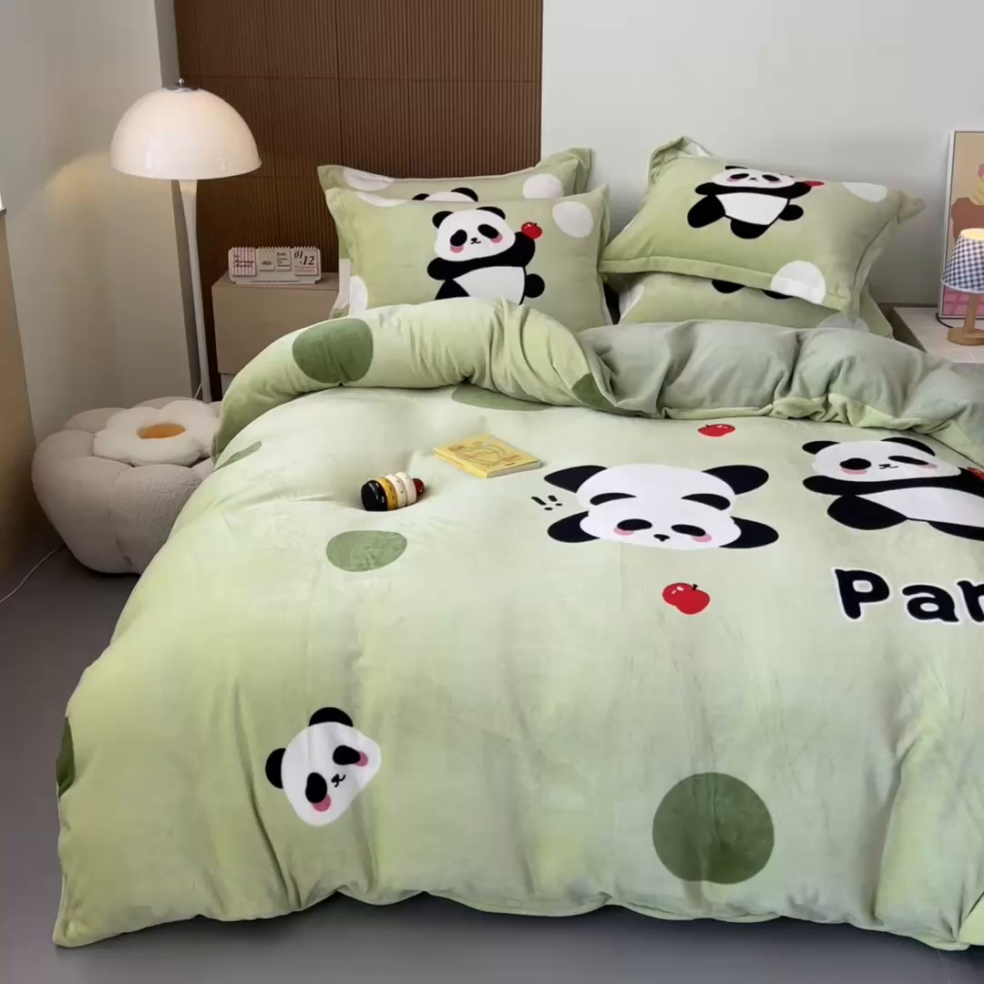 91家纺网 家纺一手货源 找家纺 福来临家纺 2025牛奶绒大版卡通四件套 熊猫乐园