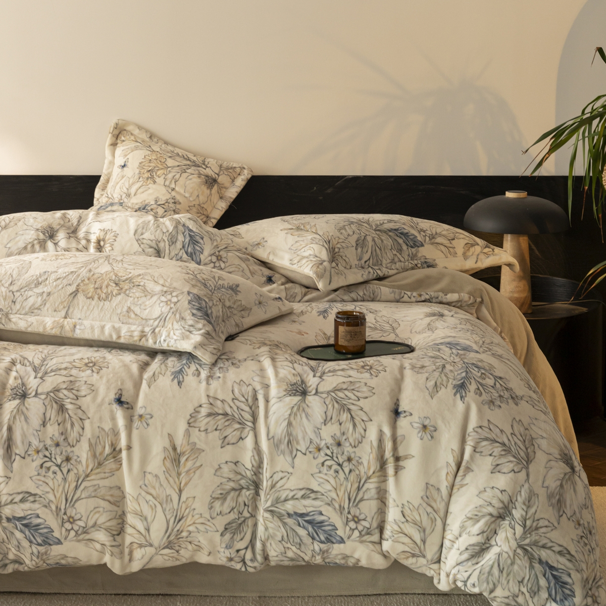 91家纺网 家纺一手货源 找家纺 寐绸家纺 2025秋冬新款230g牛奶绒数码印花四件套 数码四件套-芊芊如意