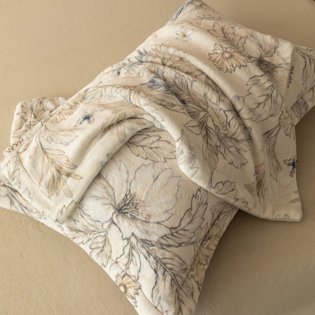 91家纺网 家纺一手货源 找家纺 寐绸家纺 2025秋冬新款230g牛奶绒数码印花四件套 数码四件套-芊芊如意