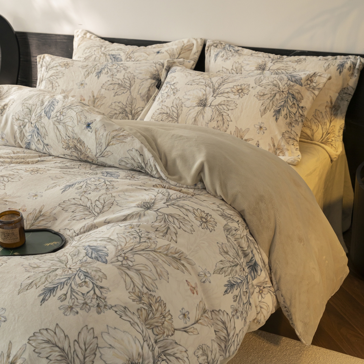 91家纺网 家纺一手货源 找家纺 寐绸家纺 2025秋冬新款230g牛奶绒数码印花四件套 数码四件套-芊芊如意