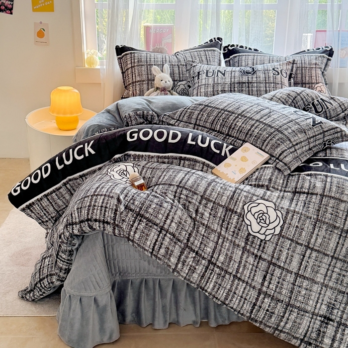 91家纺网 家纺一手货源 找家纺 梵克保罗 2025秋冬新款印花牛奶绒床盖炕垫炕盖四件套-云裳 云裳-香风玫瑰