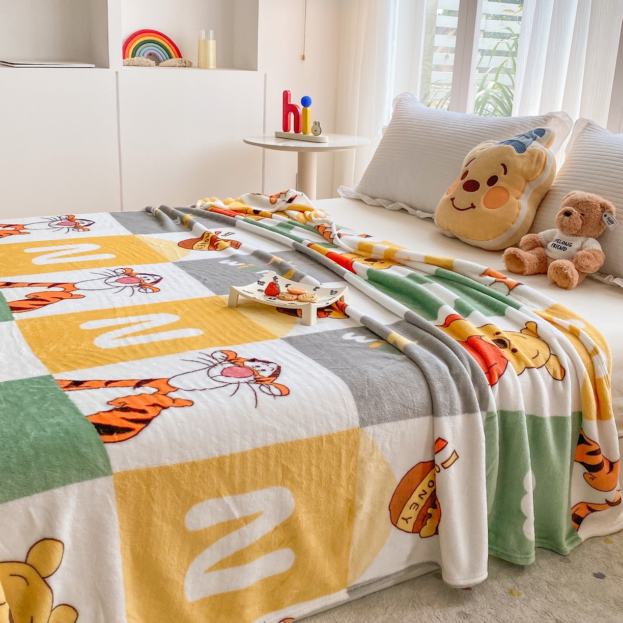 91家纺网 家纺一手货源 找家纺 一电 2025新款卡通高克重双面法莱绒毛毯四季盖毯 虎熊格秀