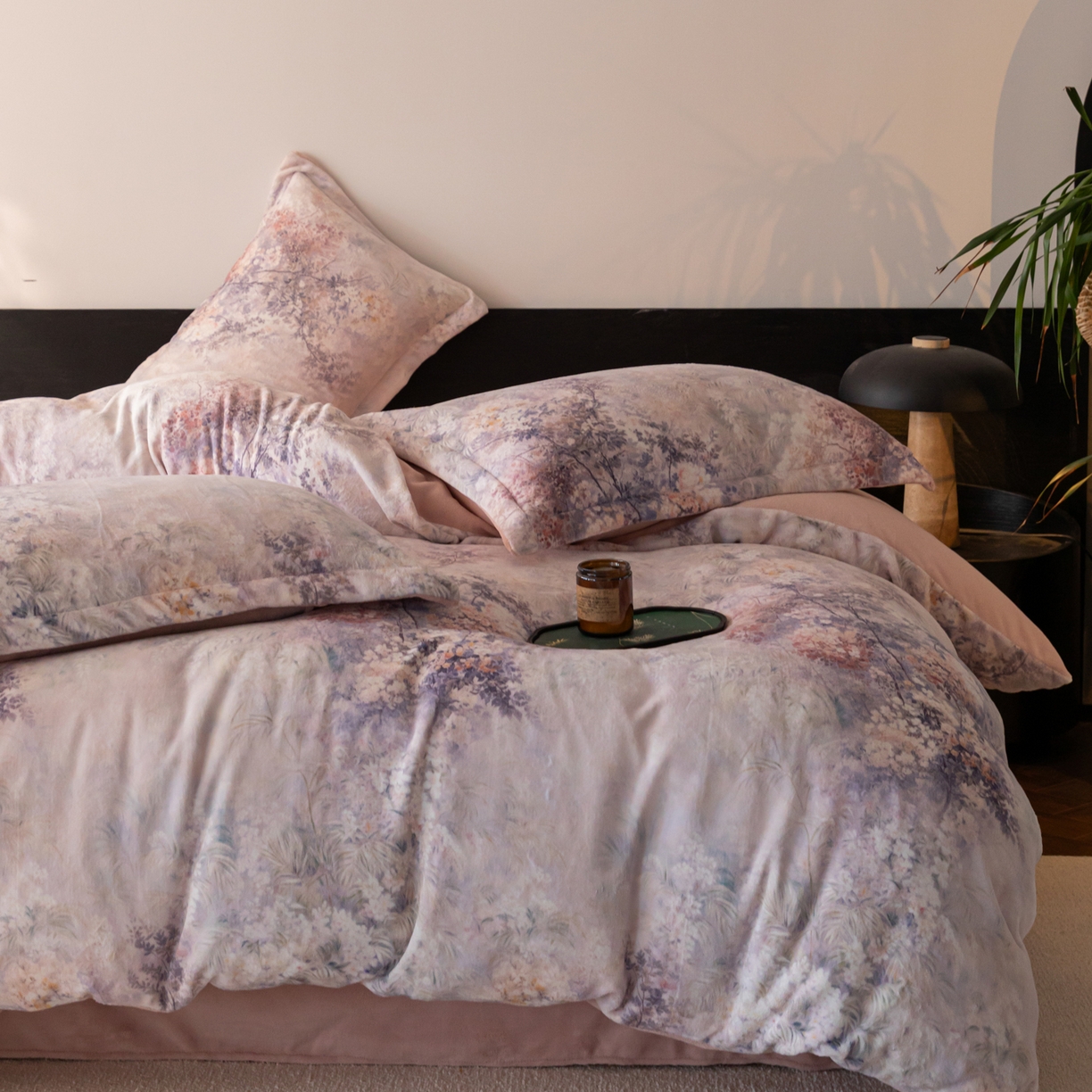 91家纺网 家纺一手货源 找家纺 寐绸家纺 2025秋冬新款230g牛奶绒数码印花四件套 数码四件套-秋叶繁华